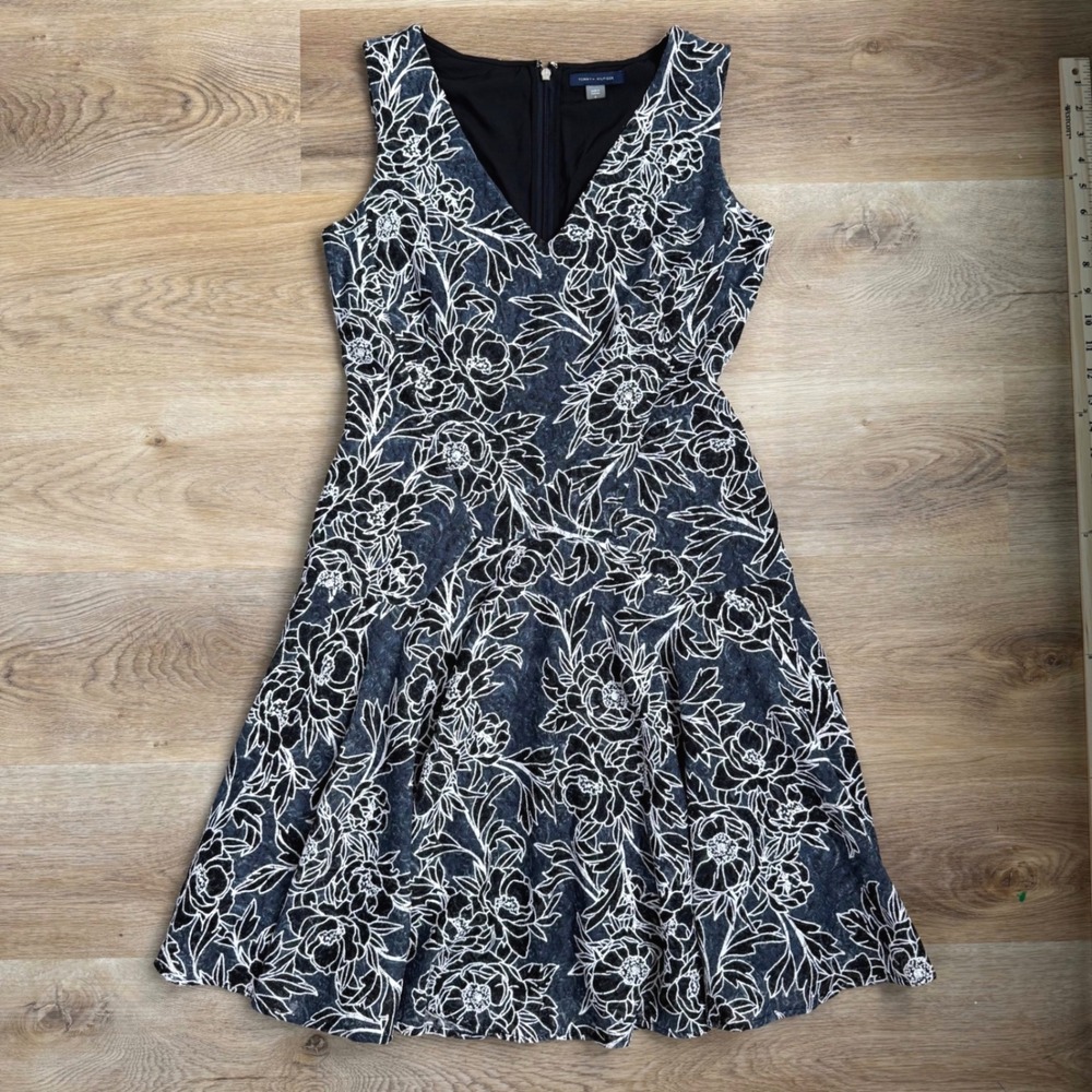 Tommy Hilfiger Blue/Black/White on Floral Lace Fit and Flare Dress Womens Size 8